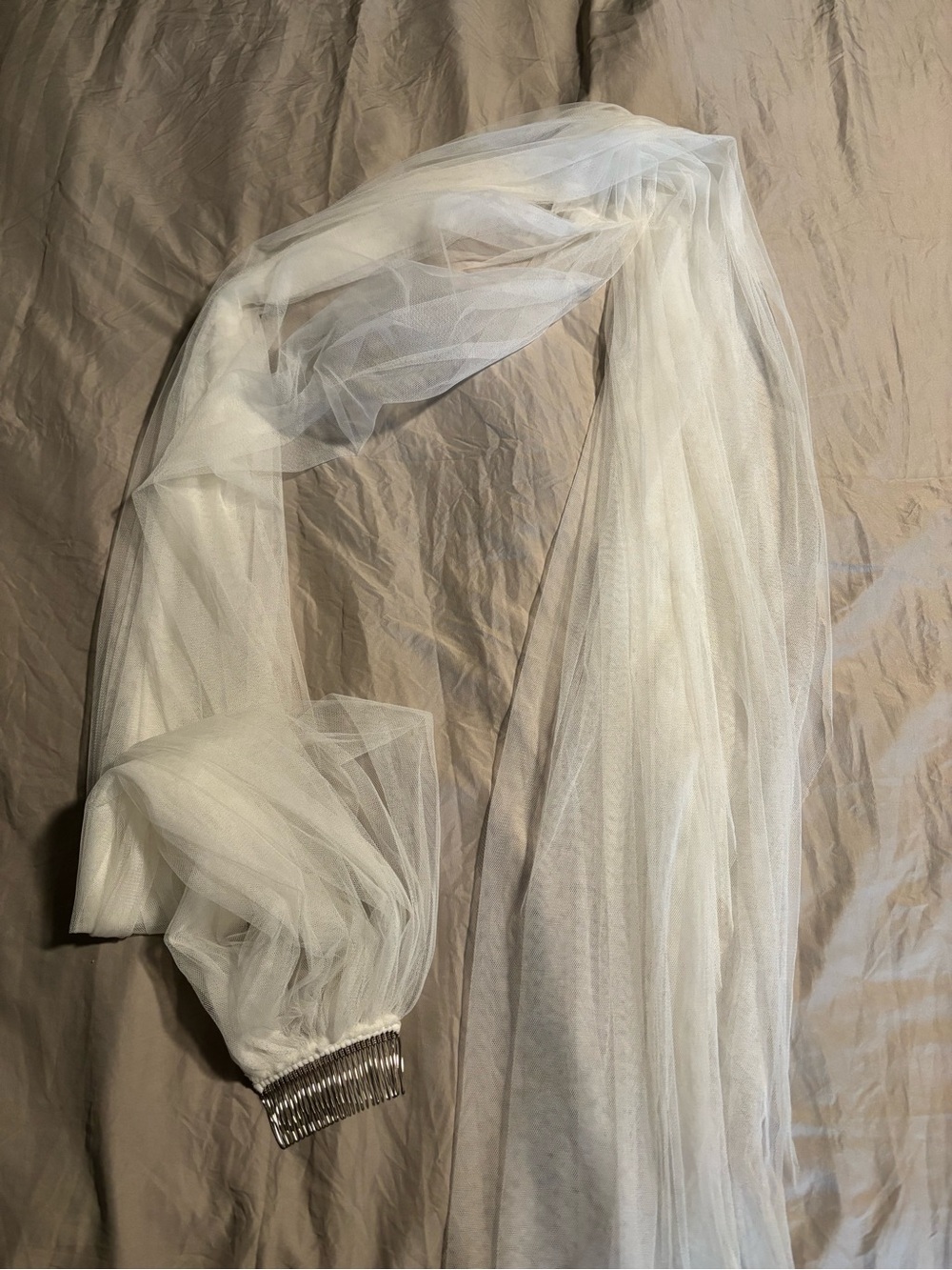 Simple Cathedral Length Veil - Picture 2 of 3